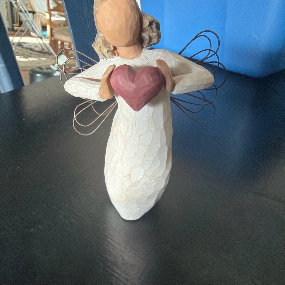 Willow Tree “With Love” Angel Figurine Susan Lordi Demdaco Heart Angel